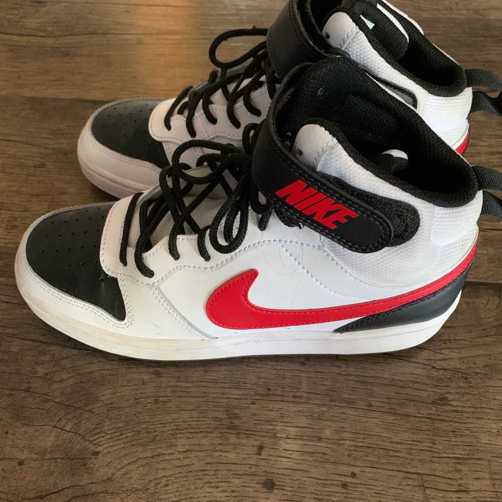 Grade school Nike Court Borough Mid 2